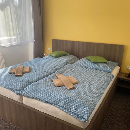 Penzion&restaurant Teplanka Považská Bystrica Buitenkant foto